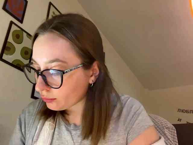 AnnaHarrelson webcam