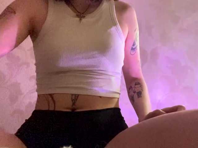 CarlenaMeil live cam preview