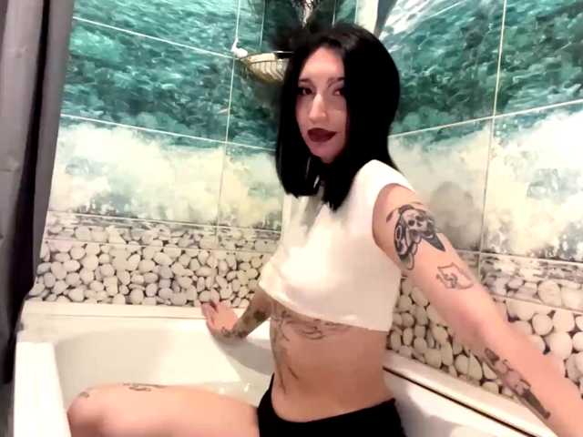 CarlenaMeil live cam on BongaCams