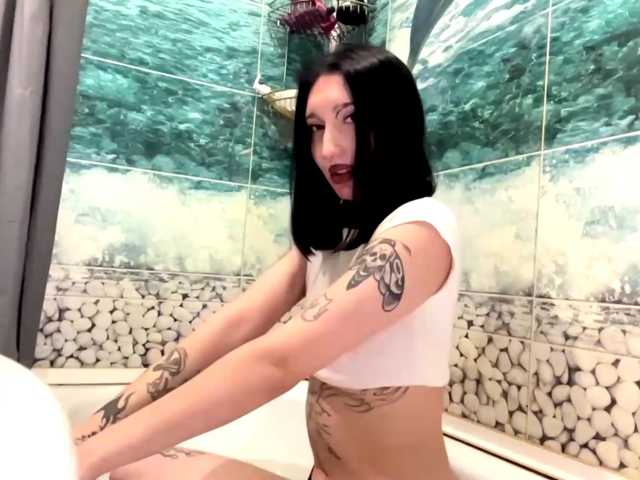 CarlenaMeil live cam on BongaCams