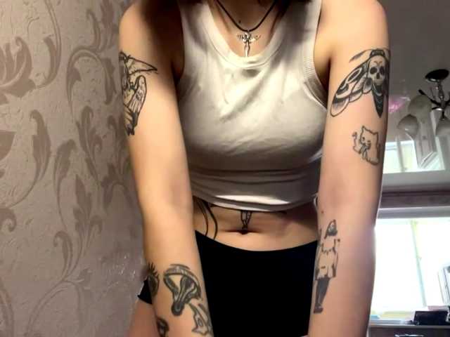 CarlenaMeil live cam preview