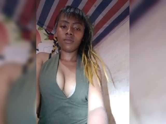 le modèle narda2 est en webcam porno dans un show sur le site bongacams, il possède les tags suivants: Ebony,Brunette,Shaved