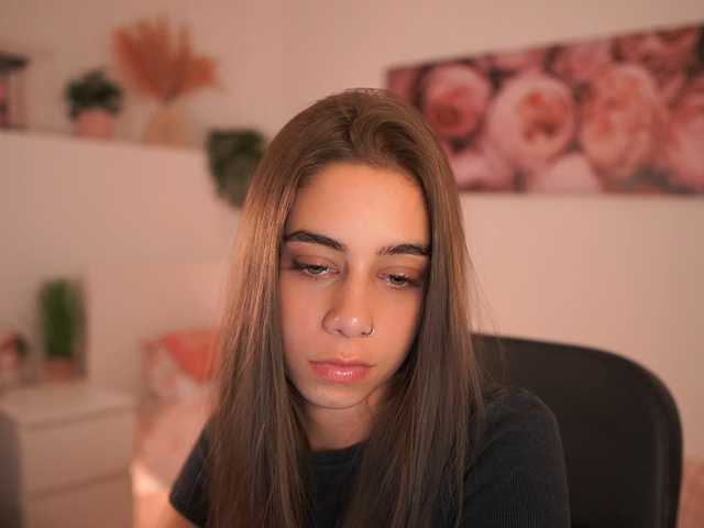 OliviaMoretti live cam on BongaCams