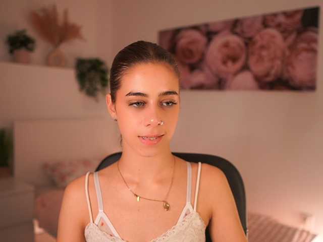 OliviaMoretti live cam on BongaCams