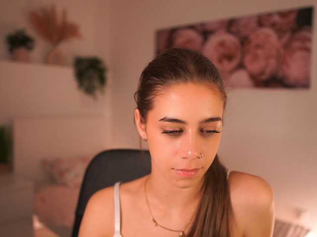 OliviaMoretti live cam on BongaCams