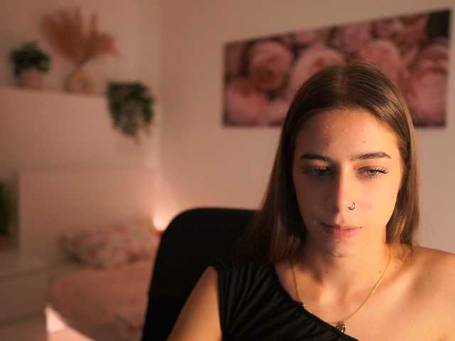 OliviaMoretti live cam on BongaCams