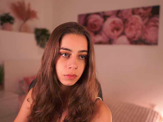 OliviaMoretti live cam on BongaCams