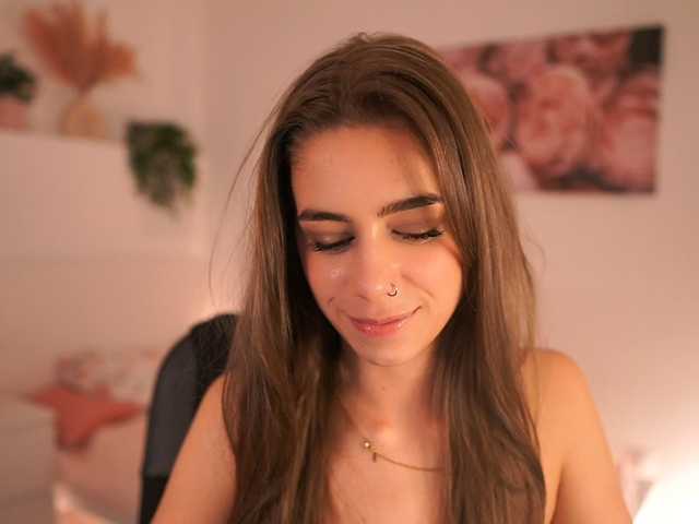 OliviaMoretti live cam on BongaCams