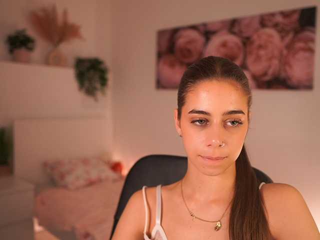 OliviaMoretti live cam on BongaCams