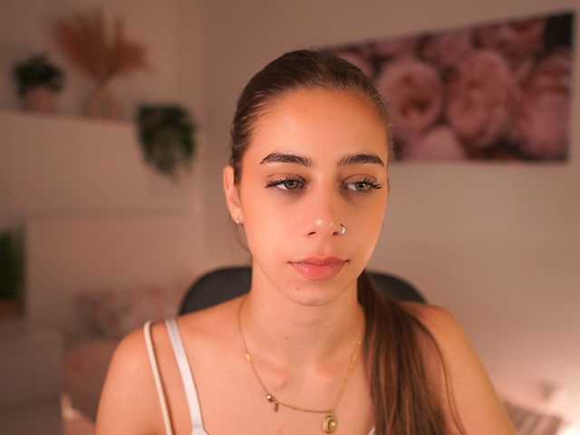 OliviaMoretti live cam on BongaCams