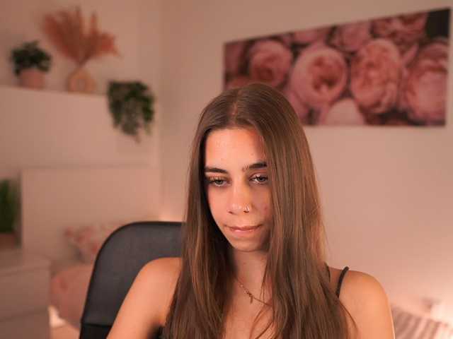 OliviaMoretti live cam on BongaCams