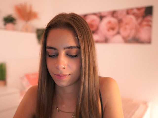 OliviaMoretti live cam on BongaCams