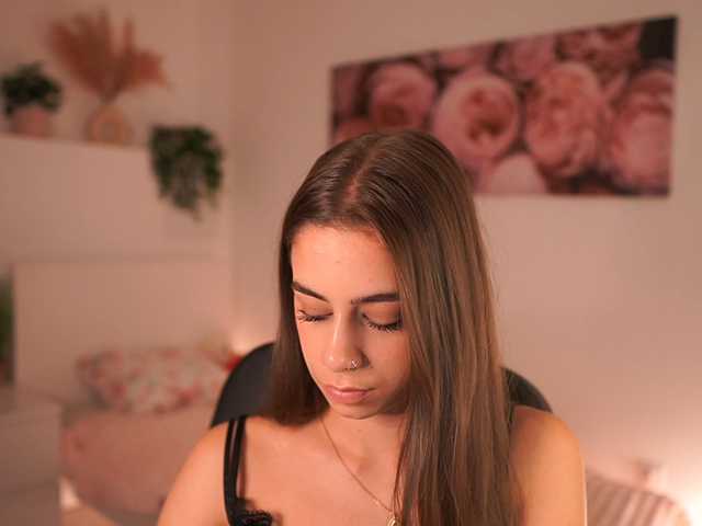 OliviaMoretti live cam on BongaCams