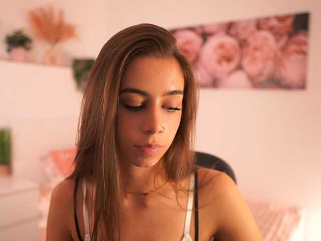 OliviaMoretti live cam on BongaCams