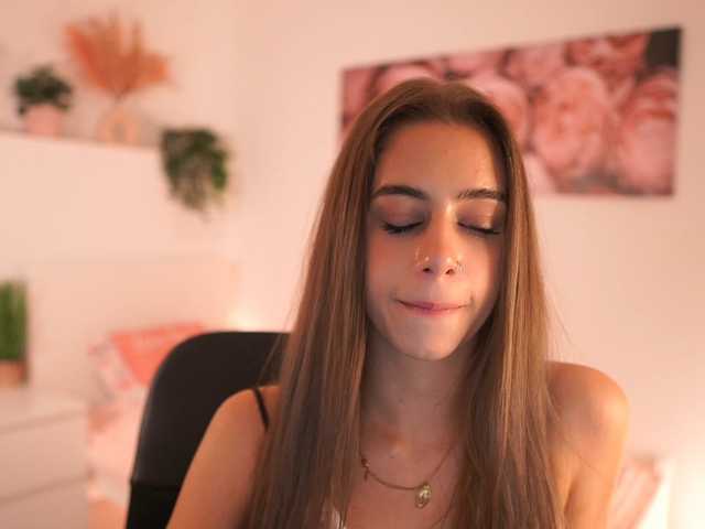 OliviaMoretti live cam on BongaCams