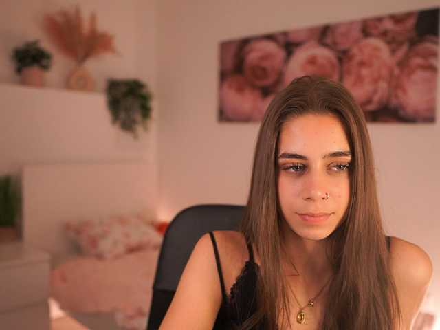 OliviaMoretti live cam on BongaCams