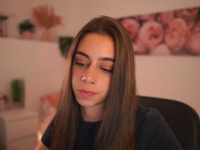 OliviaMoretti live cam on BongaCams