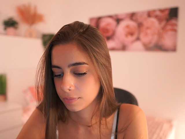 OliviaMoretti live cam on BongaCams