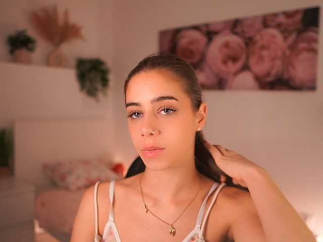 OliviaMoretti live cam on BongaCams