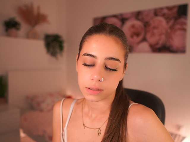 OliviaMoretti live cam on BongaCams