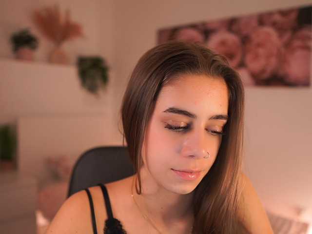 OliviaMoretti live cam on BongaCams
