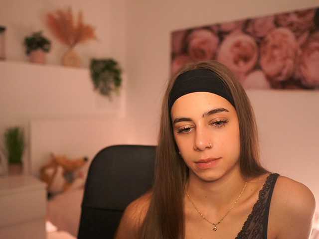 OliviaMoretti live cam on BongaCams
