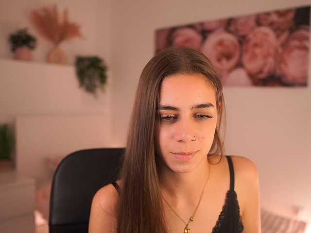 OliviaMoretti live cam on BongaCams