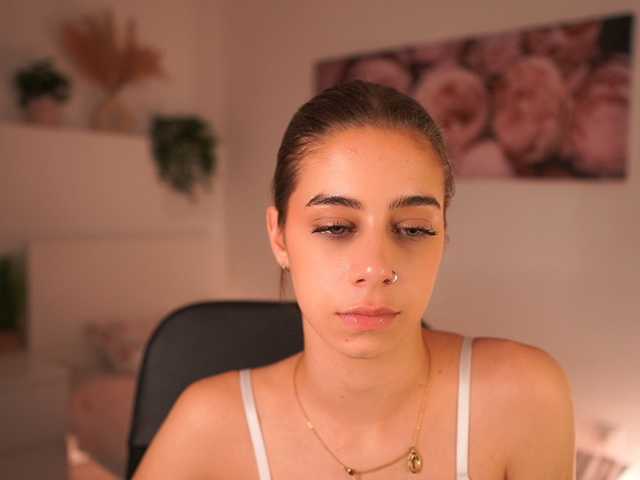 OliviaMoretti live cam on BongaCams