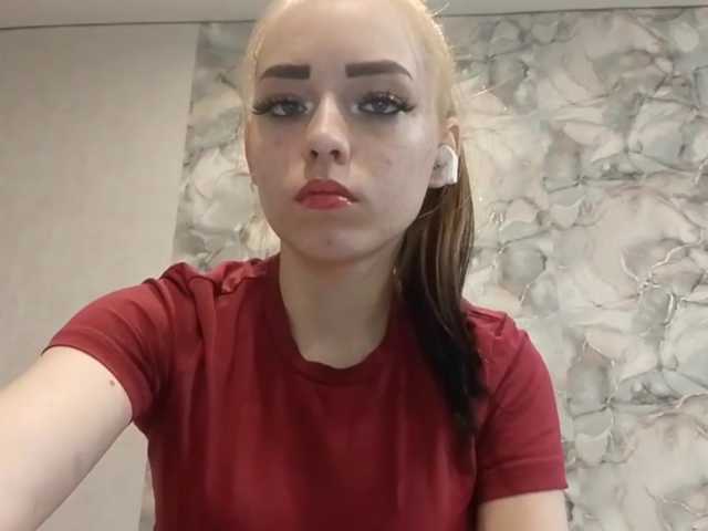 AlyssaGronert live cam on BongaCams
