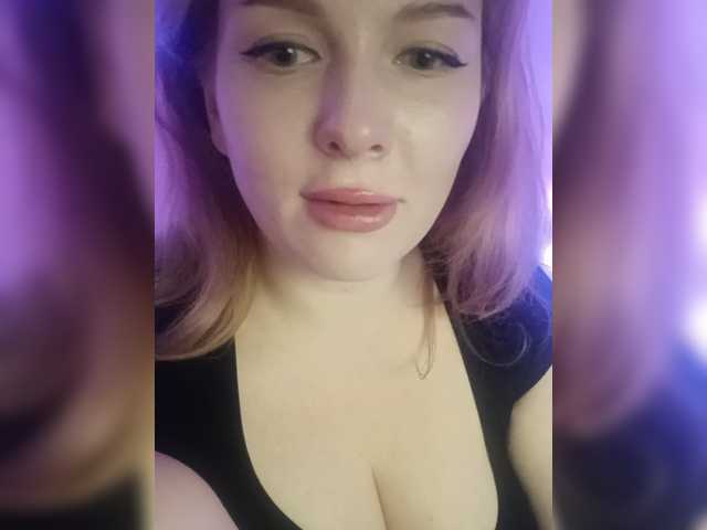 KatyTopan live cam preview