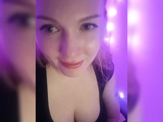KatyTopan live cam preview