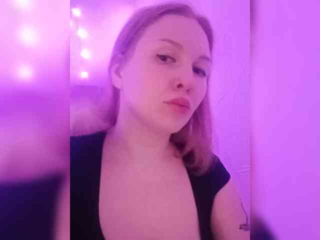 KatyTopan webcam