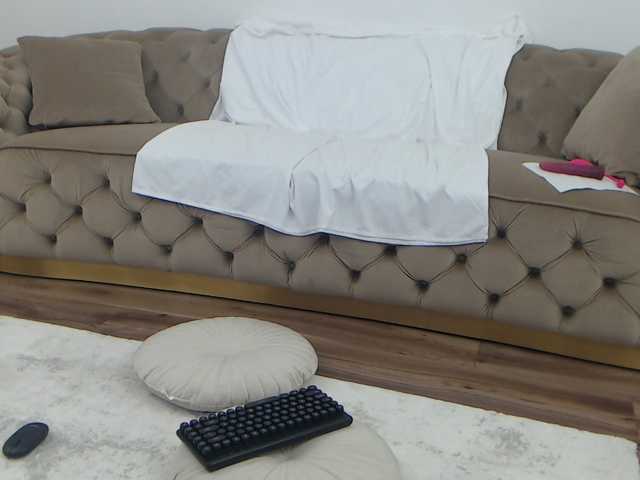 Naomis1998, en vivo ahora en BongaCams