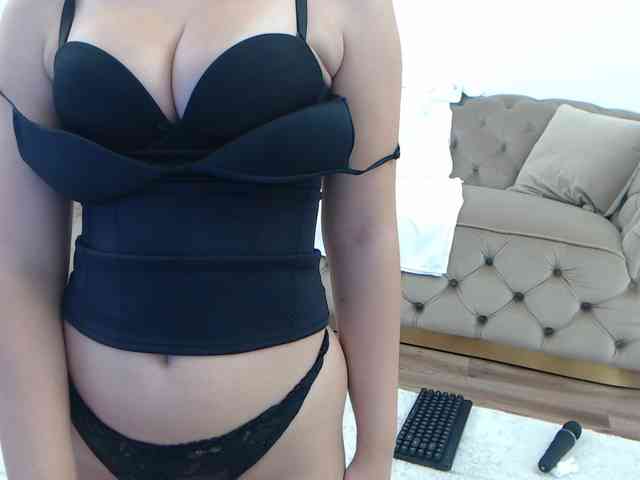 Naomis1998 webcam