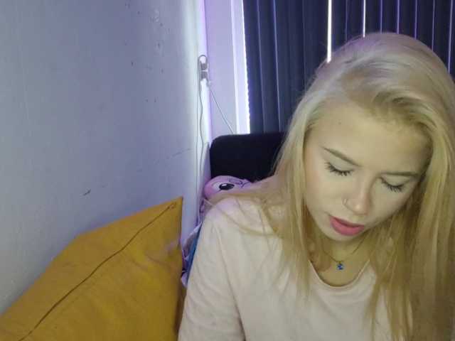 SophieLittle111 live cam on BongaCams