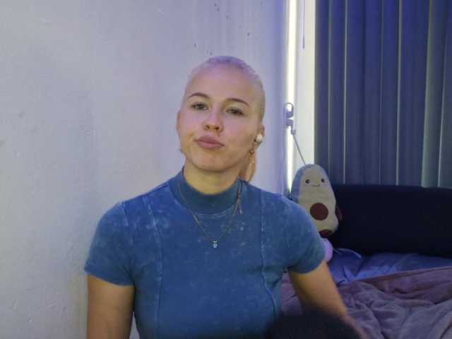 SophieLittle111 live cam preview