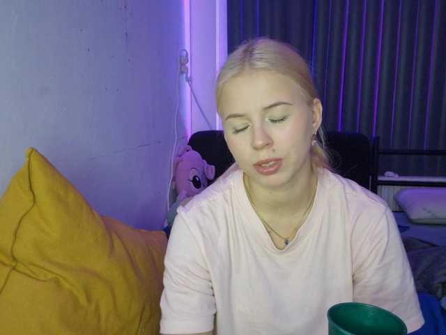 PeggyStreitnatter live cam on BongaCams