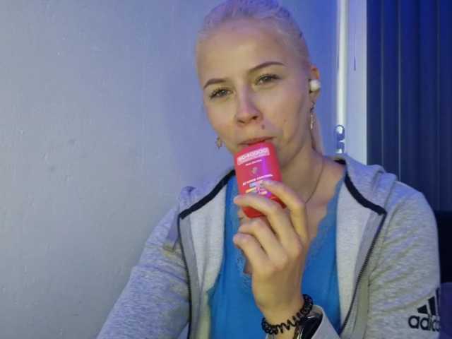 SophieLittle111 live cam preview