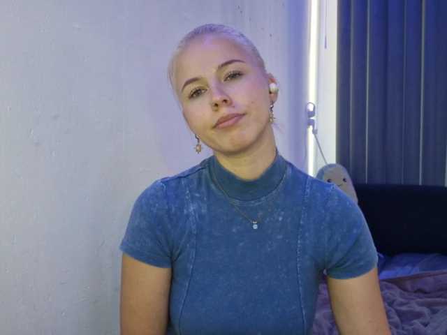 SophieLittle111 webcam