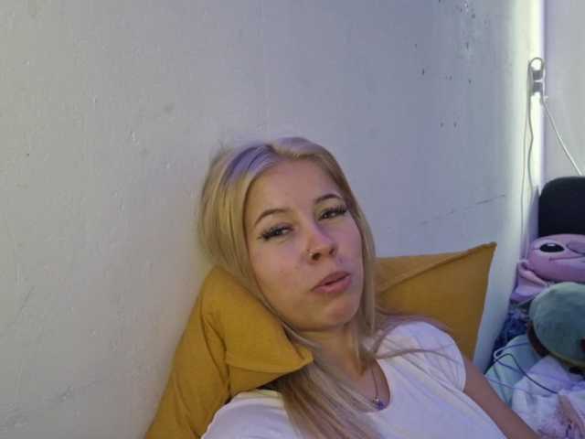 PeggyStreitnatter live cam on BongaCams
