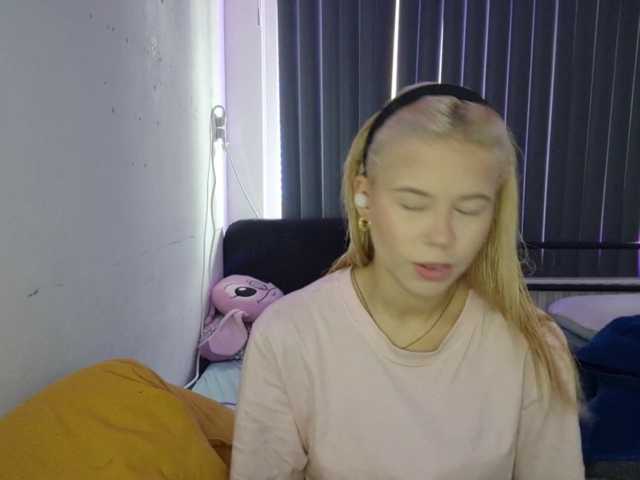 PeggyStreitnatter live cam on BongaCams