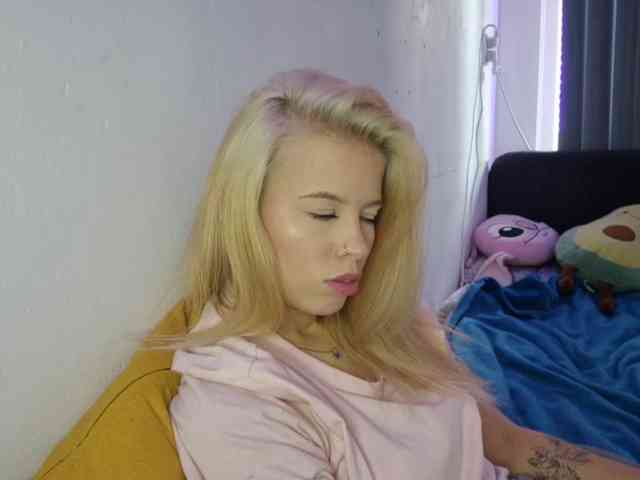 Model: SophieLittle111