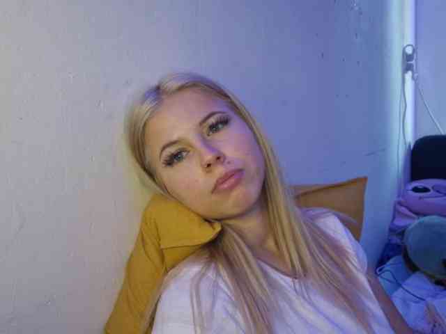 Model: SophieLittle111