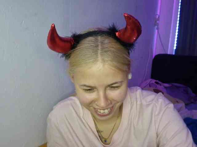 Model: SophieLittle111