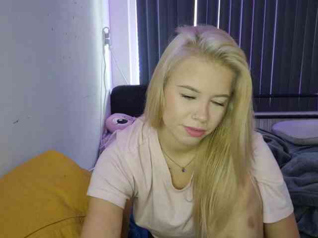 Model: SophieLittle111