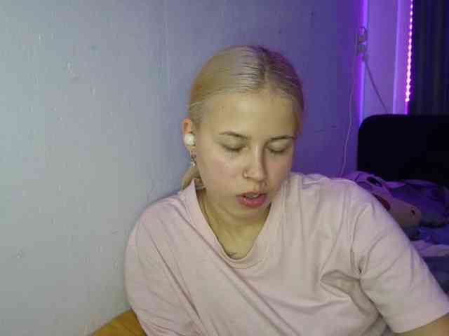 Model: SophieLittle111