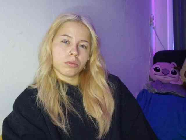 Model: SophieLittle111