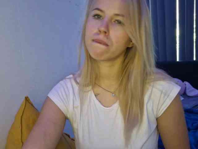 Model: SophieLittle111