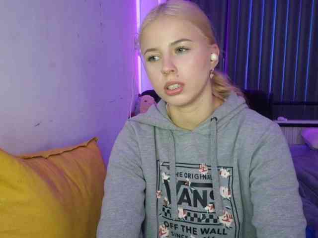 Model: SophieLittle111