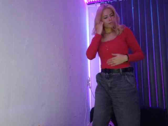 Model: SophieLittle111